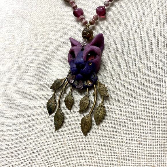 Vintage Purple Cat Pendant Brass Leaf Beaded Necklace - Picture 6 of 10